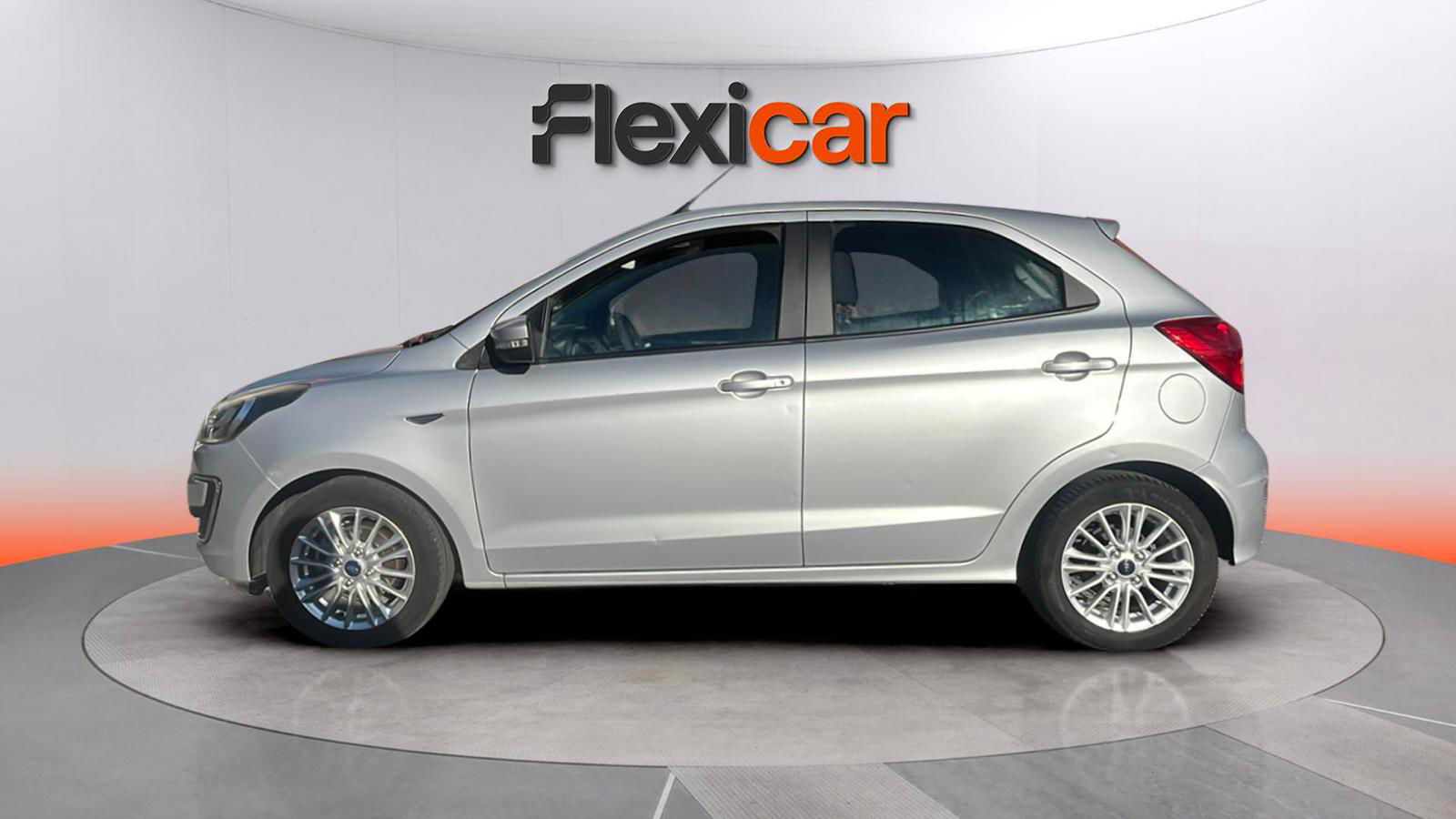 https://cdn-flexicar.caraffinity.it/public_appraisal_images_pro/images/stock/168488/Qs7R0pv98A__WhatsApp Image 2025-09-25 at 12.19.07 (9).jpeg